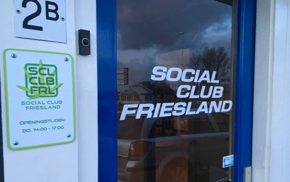 Suver Nuver viert tweejarig bestaan van Social Club Friesland